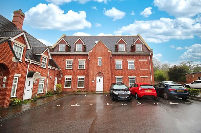 2 Bedroom Flat For Sale In Old School Court, Fareham, PO16