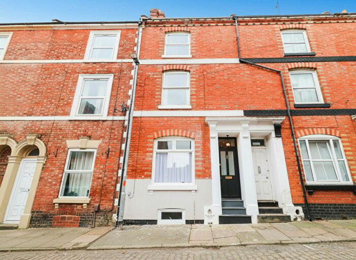 4 Bedroom Town House For Sale In Victoria Road, Northampton, NN1