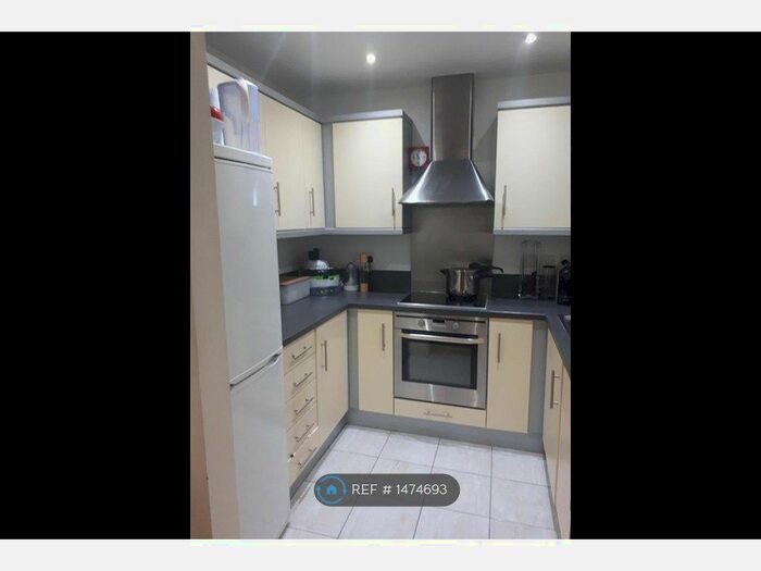 1 Bedroom Flat To Rent In Memorial Heights, Ilford, IG2