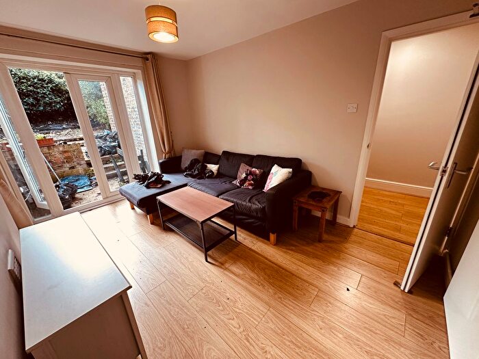 1 Bedroom Flat To Rent In Alma Street, London, NW5