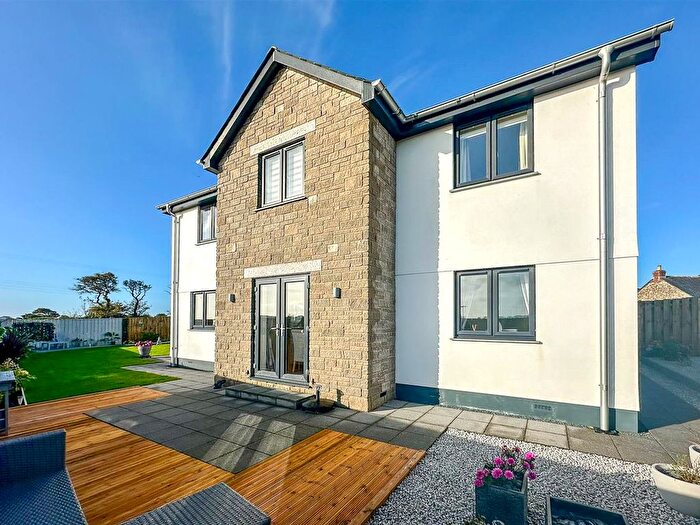 4 Bedroom Detached House For Sale In Crowntown, Helston, TR13