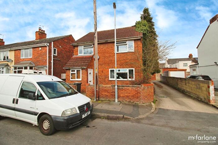 3 Bedroom Detached House To Rent In Osborne Street, Swindon, SN2