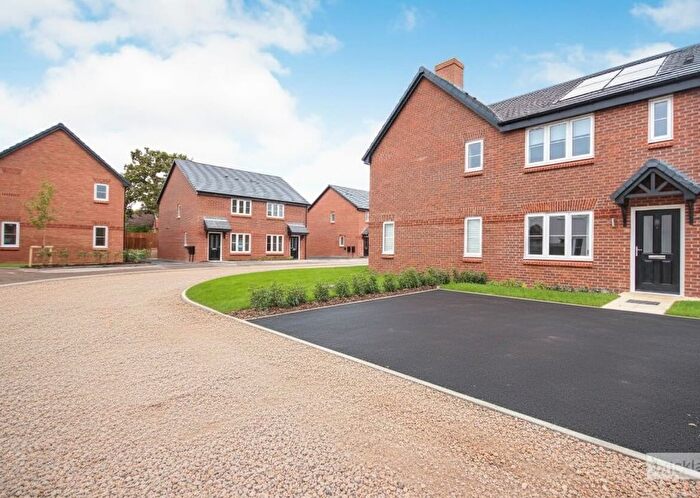 3 Bedroom Property To Rent In Meadow House Drive, Coventry, CV4