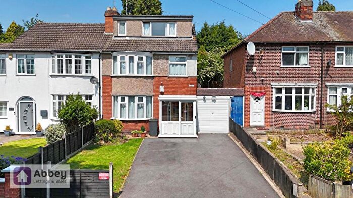 4 Bedroom Semi Detached House For Sale In Anstey Lane, Leicester, LE4