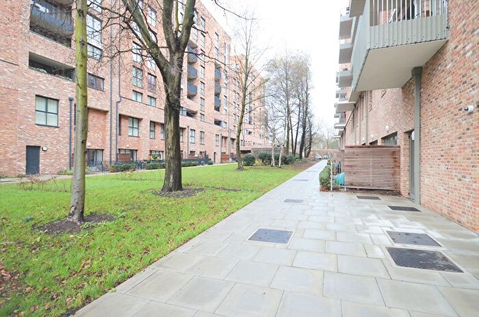 1 Bedroom Flat To Rent In Rosenburg Road, London, W3