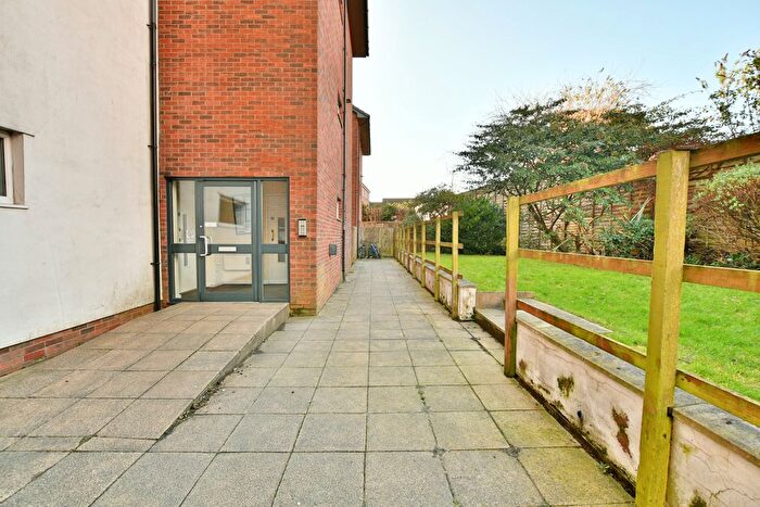 1 Bedroom Maisonette To Rent In Bensham Road, Gateshead, NE8