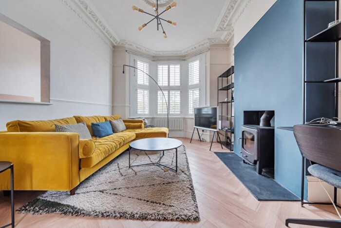 4 Bedroom Terraced House For Sale In Chestnut Rise, Plumstead, SE18