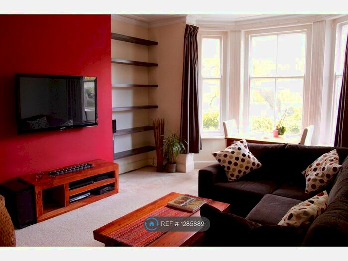 2 Bedroom Flat To Rent In Wood Street, London EN5