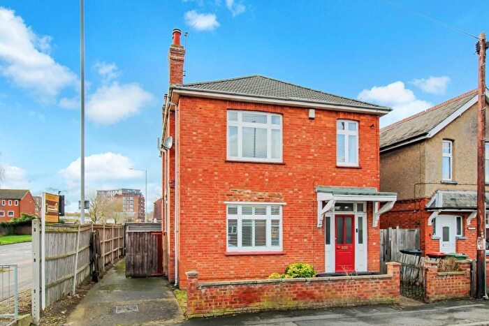 4 Bedroom Detached House For Sale In North Gate, Bletchley, Milton Keynes, Buckinghamshire, MK2