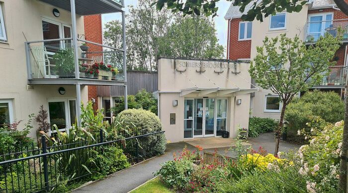 2 Bedroom Flat To Rent In Somers Brook, Newport, PO30