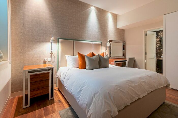 1 Bedroom Flat To Rent In The Lancaster Gate, Hyde Park, W2