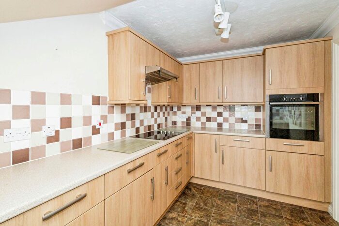 2 Bedroom Flat For Sale In New Brighton Road, Emsworth, Hampshire, PO10