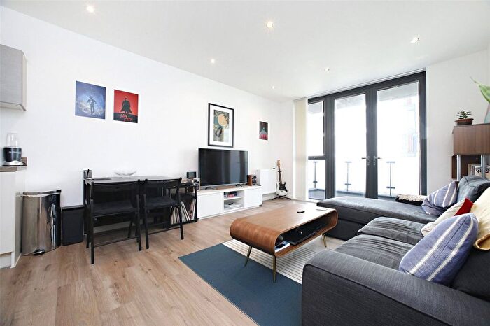1 Bedroom Flat To Rent In Osier House, Quebec Way, London, SE16