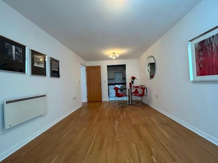 2 Bedroom Flat To Rent In Highfield Road, Feltham, TW13