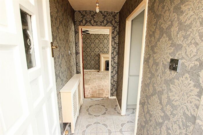 3 Bedroom Detached Bungalow For Sale In Bond Street, New Rossington, Doncaster, DN11