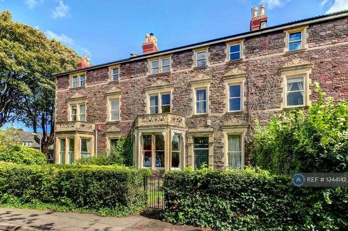 2 Bedroom Flat To Rent In Durdham Park, Bristol, BS6