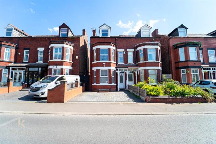 5 Bedroom Semi-Detached House For Sale In Claremont Road, Salford, M6
