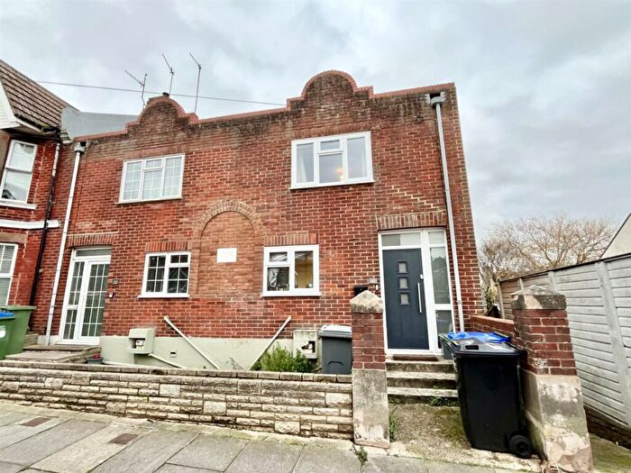 3 Bedroom End Of Terrace House For Sale In Norman Road, Newhaven, BN9