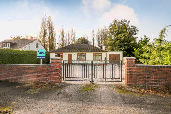 4 Bedroom Detached Bungalow For Sale In Sealand Road, Deeside, CH5