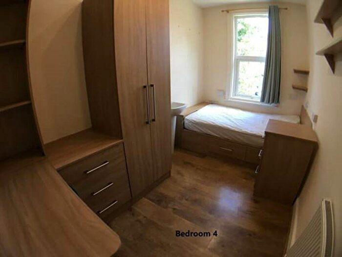 6 Bedroom House To Rent In Kensington Terrace, LS6