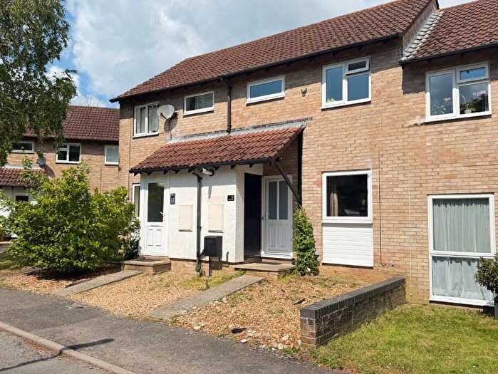 2 Bedroom Terraced House For Sale In Sarum Walk, Lymington, Hampshire, SO41