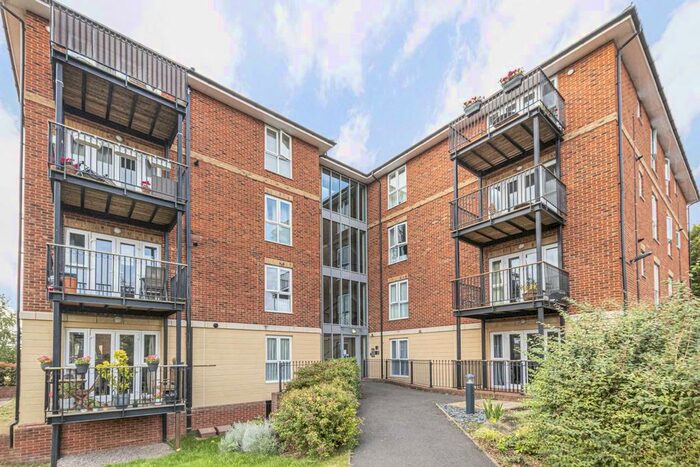 2 Bedroom Flat To Rent In St. Catherines Close, London SW20