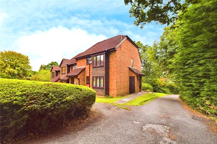 2 Bedroom Maisonette To Rent In Linton Close, Tadley, Hampshire, RG26