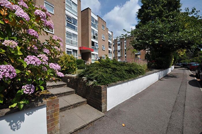 2 Bedroom Flat To Rent In St. Winifreds Road, Bournemouth, BH2