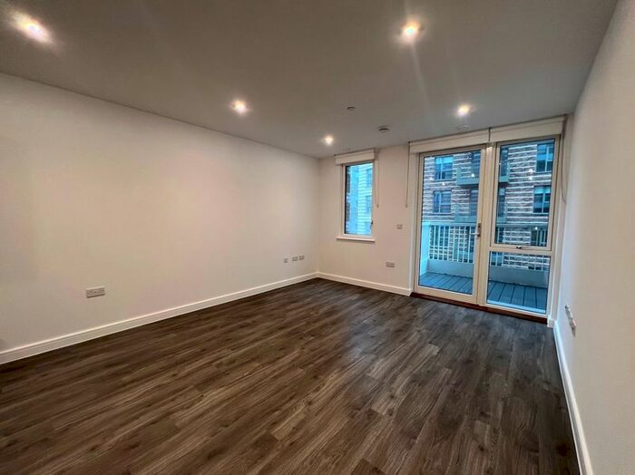 1 Bedroom Flat To Rent In Sidon Apartments, Acton Gardens, W3