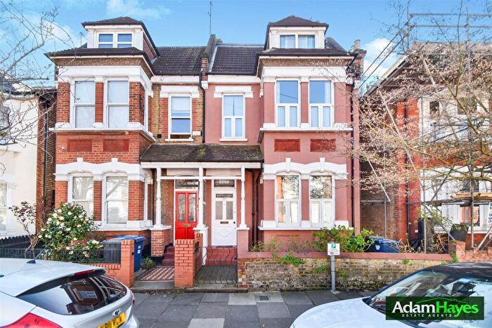 5 Bedroom Semi Detached House For Sale In Leicester Road, East Finchley, N2