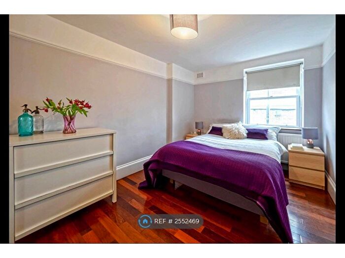 1 Bedroom Flat To Rent In Camden Road, London, NW1