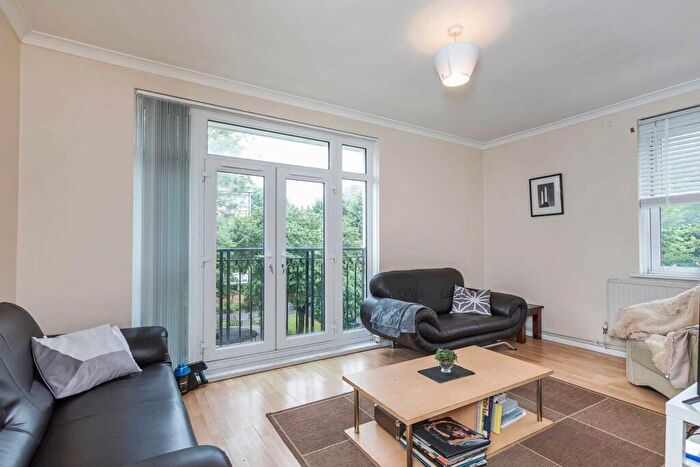 4 Bedroom Flat For Sale In Monkbretton House, Turin Street, E2