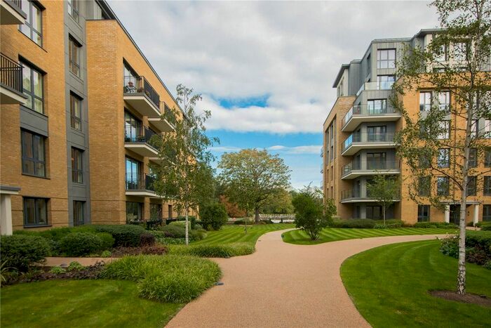 2 Bedroom Flat To Rent In Pinewood Gardens, Teddington, TW9