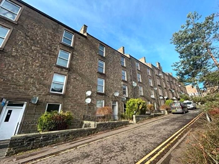 2 Bedroom Flat To Rent In Union Place, West End, Dundee, DD2