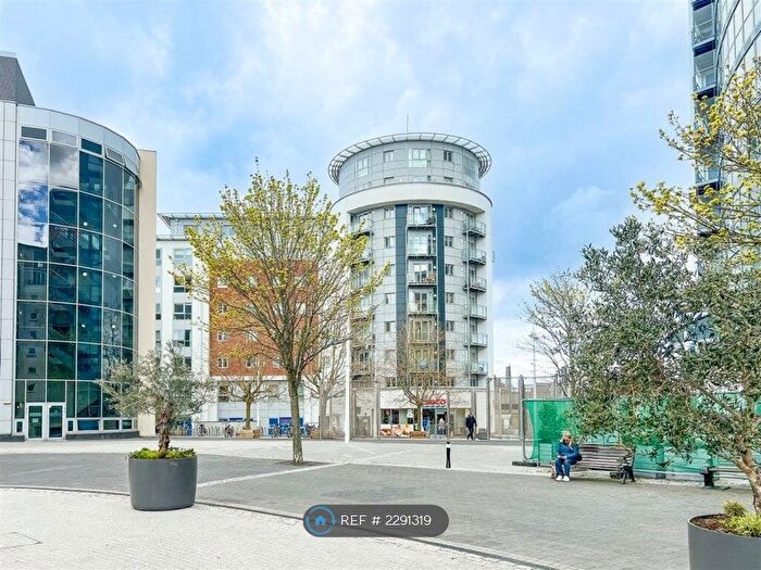 1 Bedroom Flat To Rent In The Round House, Portsmouth, PO1