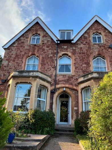 3 Bedroom Flat To Rent In Blenheim Road, Minehead, TA24