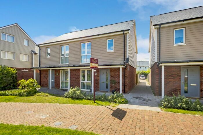 2 Bedroom Semi-Detached House To Rent In Hedgerow Lane, Tunbridge Wells, TN2