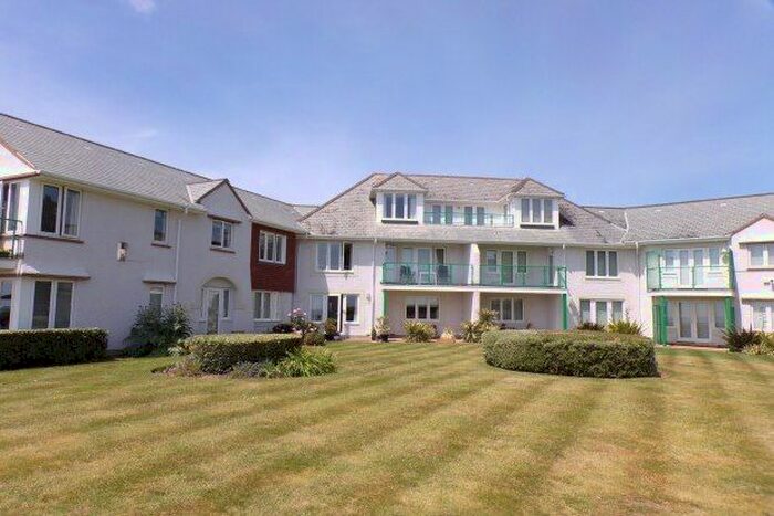 3 Bedroom Flat To Rent In Cliff Drive, Christchurch, BH23