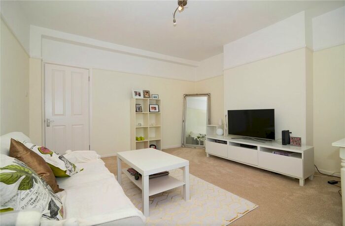 2 Bedroom Property To Rent In Clifden Road, Twickenham, Uk, TW1