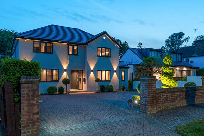 5 Bedroom Detached House For Sale In Bellfield Avenue, Harrow Weald, HA3