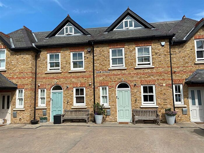 3 Bedroom Terraced House For Sale In Queens Passage, Chislehurst, BR7
