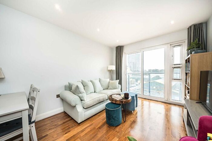 1 Bedroom Flat For Sale In Holman Road, Battersea, SW11