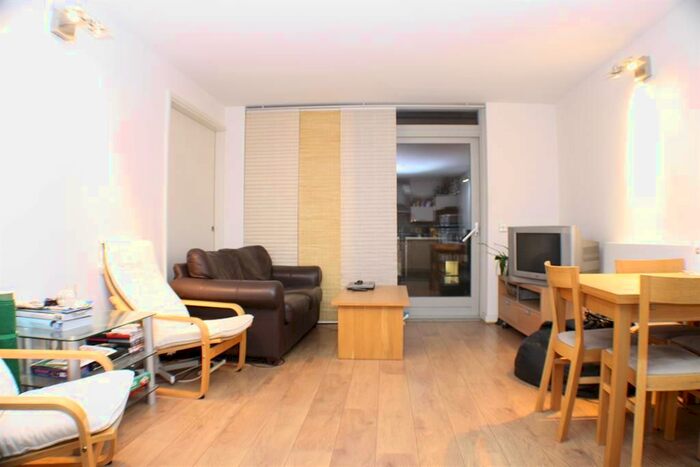 3 Bedroom Flat To Rent In John Harrison Way, North Greenwich, SE10