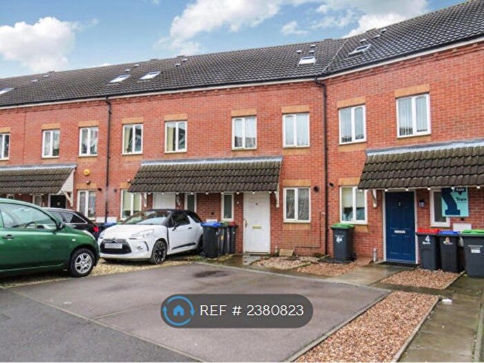 3 Bedroom Terraced House To Rent In Tenter Close, Sutton-In-Ashfield, NG17