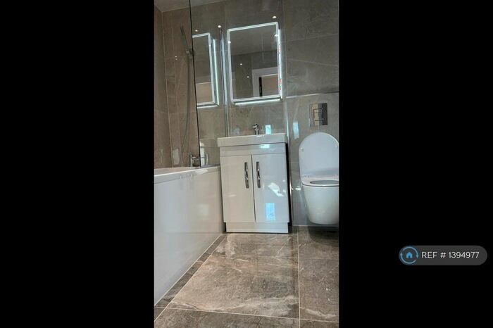 3 Bedroom Flat To Rent In Gilford House, Ilford, IG1