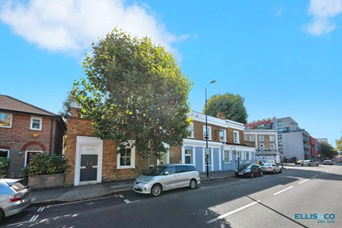 1 Bedroom Apartment To Rent In Bishops Way, Bethnal Green, E2