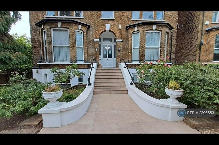 2 Bedroom Flat To Rent In Addiscombe Road, Croydon, CR0