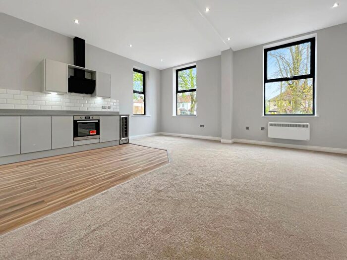 2 Bedroom Flat For Sale In Holmfield Court, Devonshire Avenue, Leeds, LS8