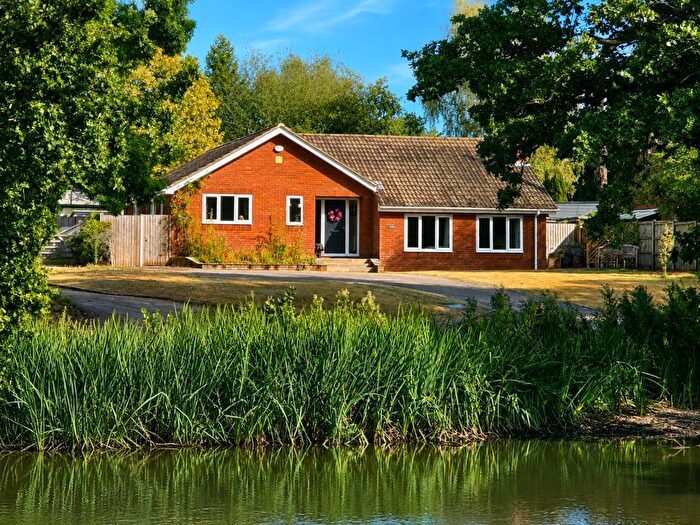 4 Bedroom Detached Bungalow For Sale In School Road, Apperley, GL19