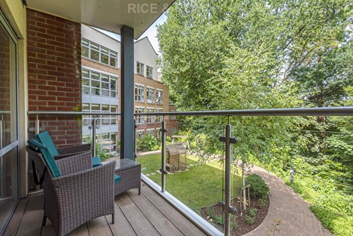 2 Bedroom Retirement Property For Sale In Austin Place, Weybridge, KT13